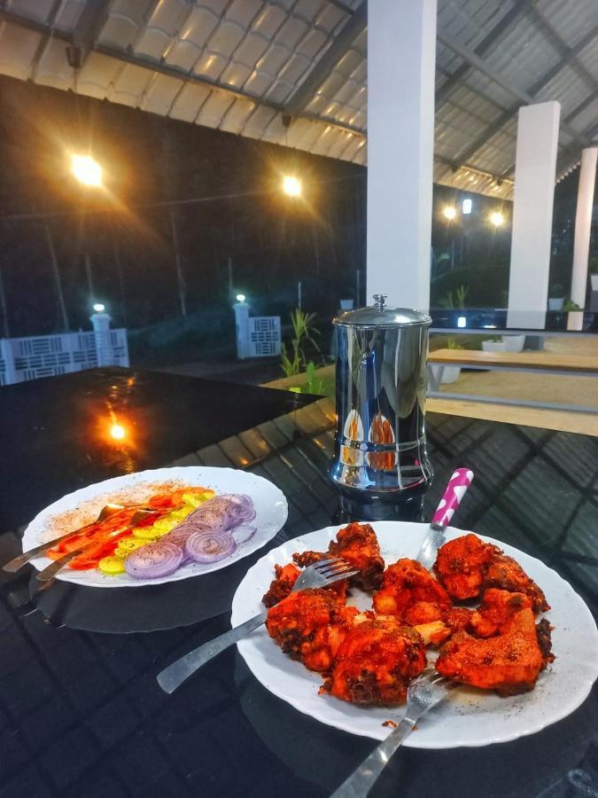 Happy Holidays Resort Kanthalloor Bagian luar foto