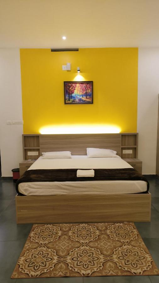 Happy Holidays Resort Kanthalloor Bagian luar foto