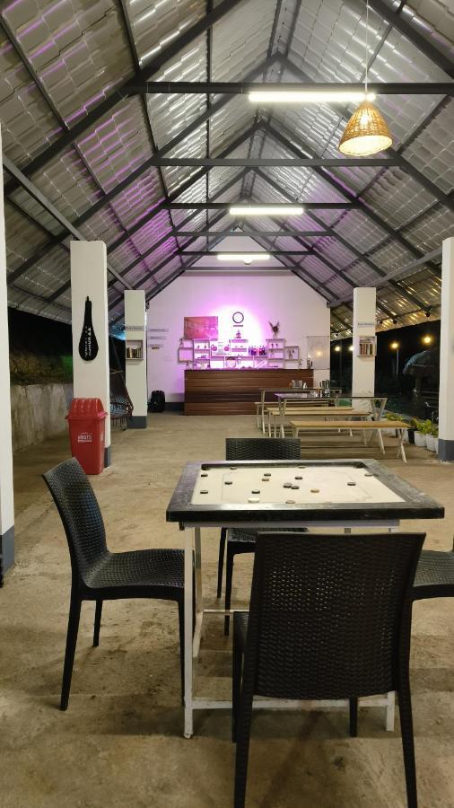 Happy Holidays Resort Kanthalloor Bagian luar foto