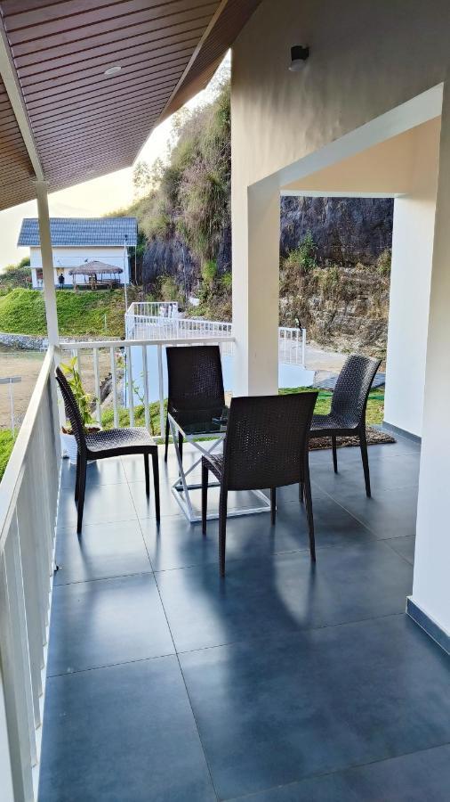 Happy Holidays Resort Kanthalloor Bagian luar foto